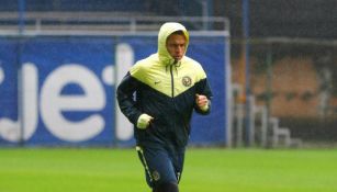 Pablo Aguilar, durante un entrenamiento con América