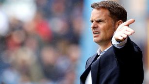 Frank de Boer da indicaciones en juego del Crystal Palace 