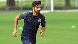 Rodolfo Pizarro en entrenamiento con Chivas