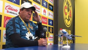 El Piojo, durante la conferencia de prensa del América