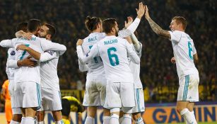 Jugadores del Real Madrid celebran gol contra Borussia