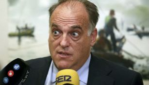 Tebas dando una conferencia de prensa sobre La Liga