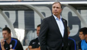 Bruce Arena, durante un partido de Estados Unidos 