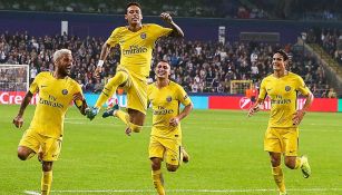 Neymar celebra gol contra el Anderlecht