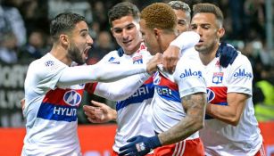 Olympique de Lyon festeja triunfo contra Saint-Étienne