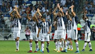 Monterrey festeja liderato del A2017 tras derrotar a Tigres