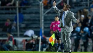 Miguel Herrera en el partido contra Cruz Azul