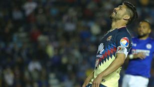 Oribe Peralta en lamento tras fallar penalti