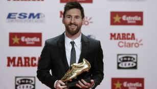 Messi sonríe en la entrega de su cuarta Bota de Oro