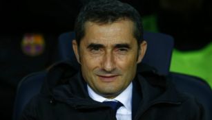 Ernesto Valverde dirige al Barcelona en el Camp Nou