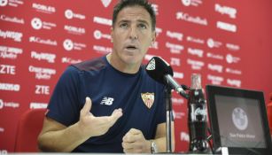 Eduardo Berizzo durante rueda de prensa