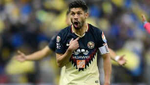 Oribe Peralta en el partido contra América