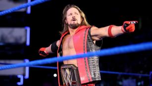 AJ Styles hace su entrada en SmackDown Live