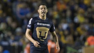 Gerardo Alcoba, durante un partido de Pumas