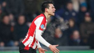 Hirving Lozano, en un juego con el PSV