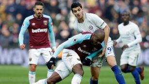 Morata batalla ante la fuerte marca del West Ham