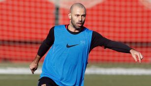 Javier Mascherano, en una práctica con el Barcelona