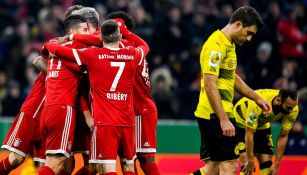 Bayern Munich festeja un gol contra Borussia Dortmund