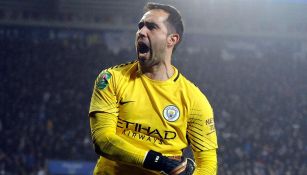 Claudio Bravo festeja tras victoria del City contra Leicester 