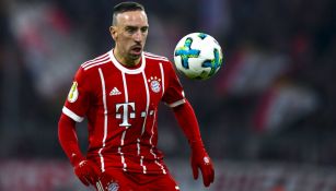 Franck Ribéry controla el balón en un juego con el Bayern Munich