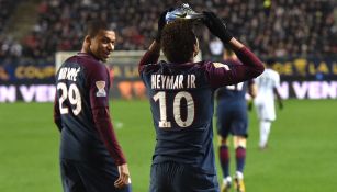 Neymar celebra gol con el PSG