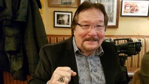 Ted DiBiase sonríe para la foto en entrevista de RÉCORD