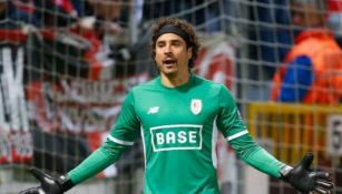 Guillermo Ochoa, en un juego del Standard Lieja