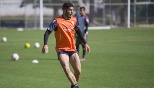 Jair Pereira durante entrenamiento con Chivas