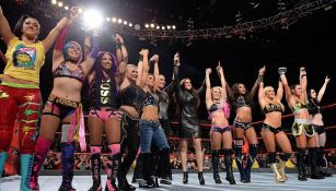 Luchadoras de la WWE, durante el anuncio del Royal Rumble