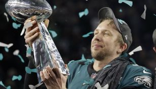 Nick Foles, junto al Vince Lombardi