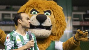 Landon Donovan, durante su presentación con el club León