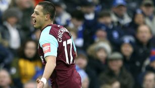 Chicharito festeja gol con el West Ham