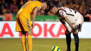 Gignac y Ménez, durante el encuentro en el Volcán