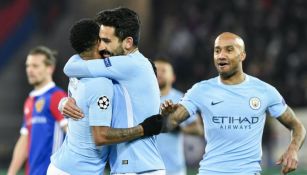 Gundogan festeja con sus compañeros el gol que le marcó al Basel 