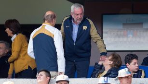 Grauve toma su lugar, previo a un juego de Pumas