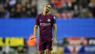 Danilo se lamenta tras la derrota del Manchester City