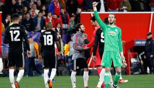 De Gea saluda a la tribuna tras juego contra Sevilla