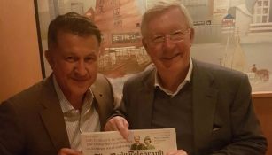 Osorio y Sir Alex Ferguson, durante su reunión en Inglaterra