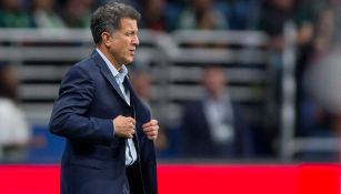 Juan Carlos Osorio, durante juego del Tri 