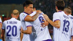 Salcedo, durante un partido de Serie A junto a Astori