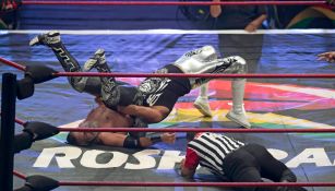 Hijo de Dr. Wagner Jr aplica puente alemán a su padre en Rey de Reyes