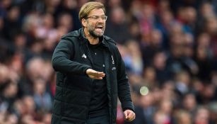 Klopp da indicaciones en juego contra Manchester United