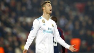 Cristiano Ronaldo se lamenta en el partido contra PSG