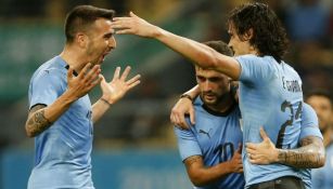 Edinson Cavani festeja triunfo de Uruguay