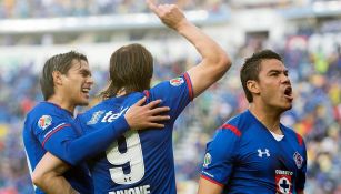 Báez, Pavone y Barrera celebran gol contra América 