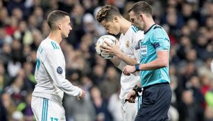 Cristiano besa el balón antes de patear el penalti