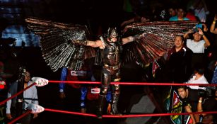 Rey Mysterio muestra si indumentaria en Triplemania XXIII