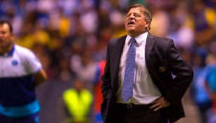 Miguel Herrera en un partido con América 