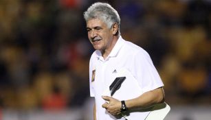 Ricardo Ferretti, durante un juego de Tigres en el Estadio Universitario