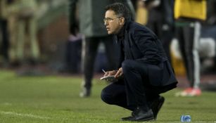 Juan Carlos Osorio toma nota del partido del Tri